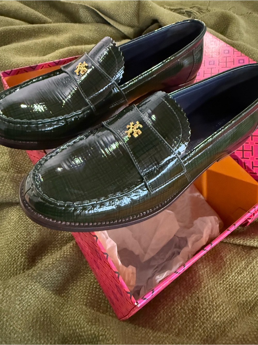 Tory Burch Textured Patent Leather Classic Loafers Dark Everglade Green size 10M - Picture 8 of 16